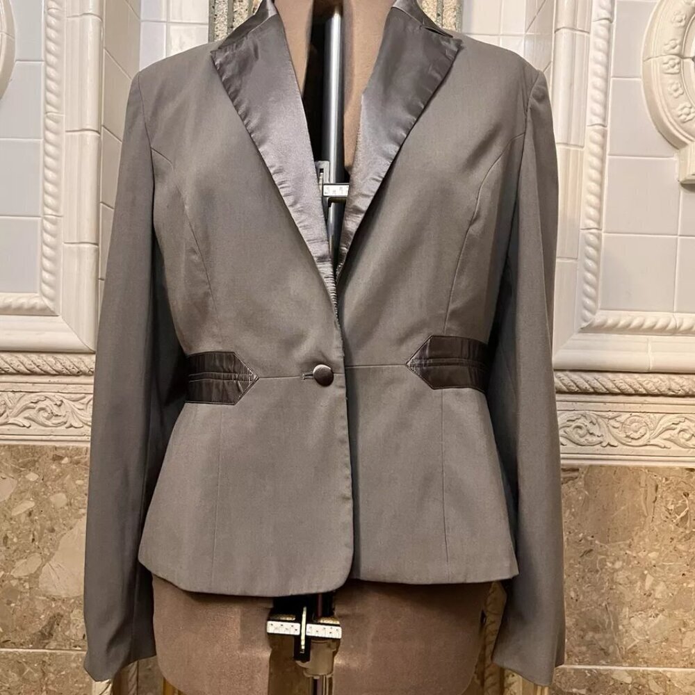 Metro Style Jacket. Size 1X. Satin Trim. Tuxedo Look. Lined. Gray. AL
